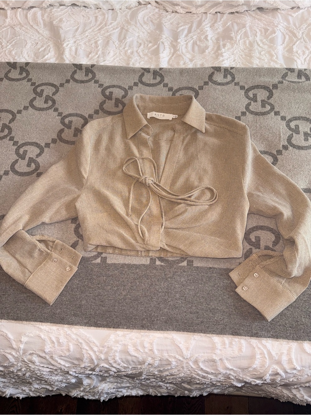 ASTR the Label long sleeve crop linen top - Picture 2 of 10